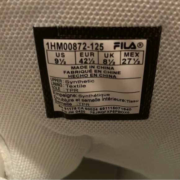 Selling my Fila boots, color white, size 9.5. Like new. - Picture 4 of 4